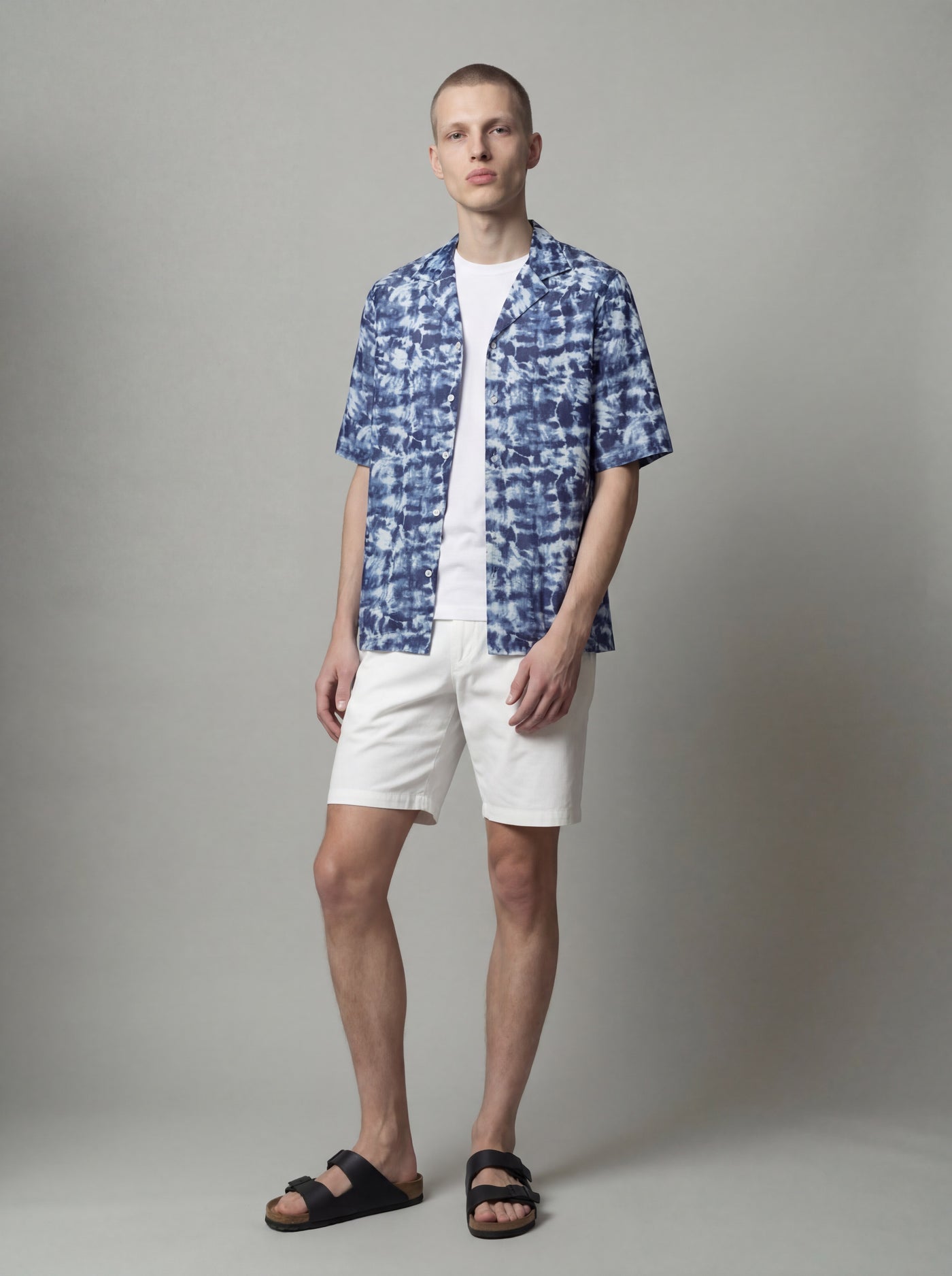 Short-sleeved shirt